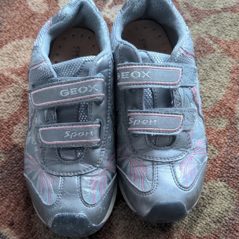Geox Kids' Silver and Pink Sneakers (Youth size 1)